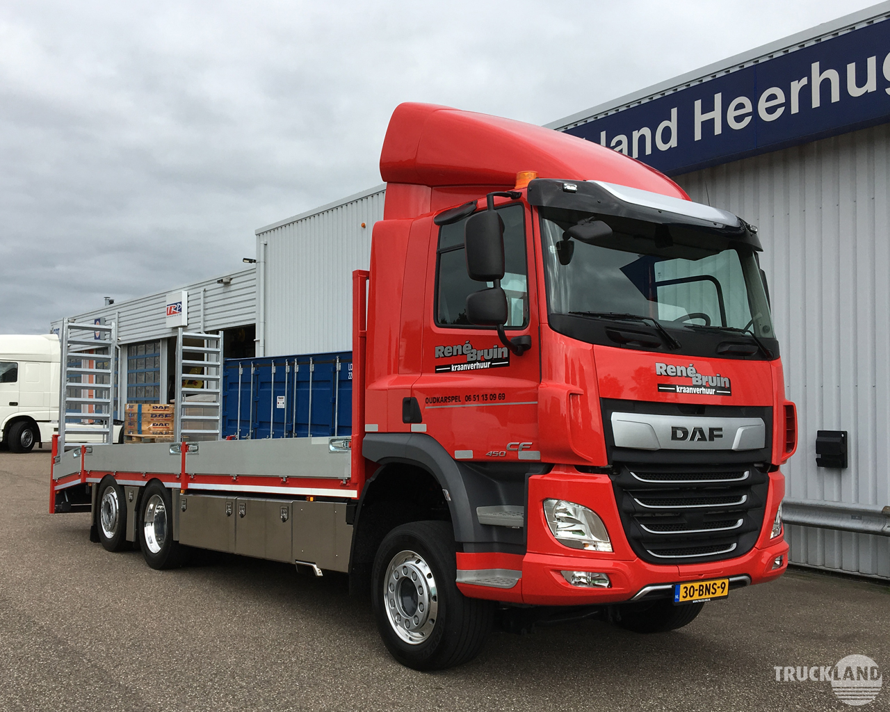 Met Trots Geleverd Door Truckland