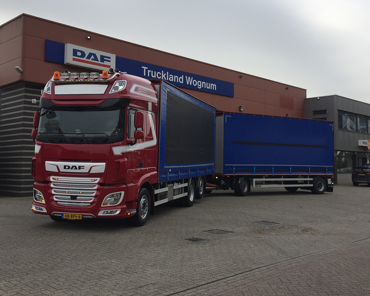 Met Trots Geleverd Door Truckland